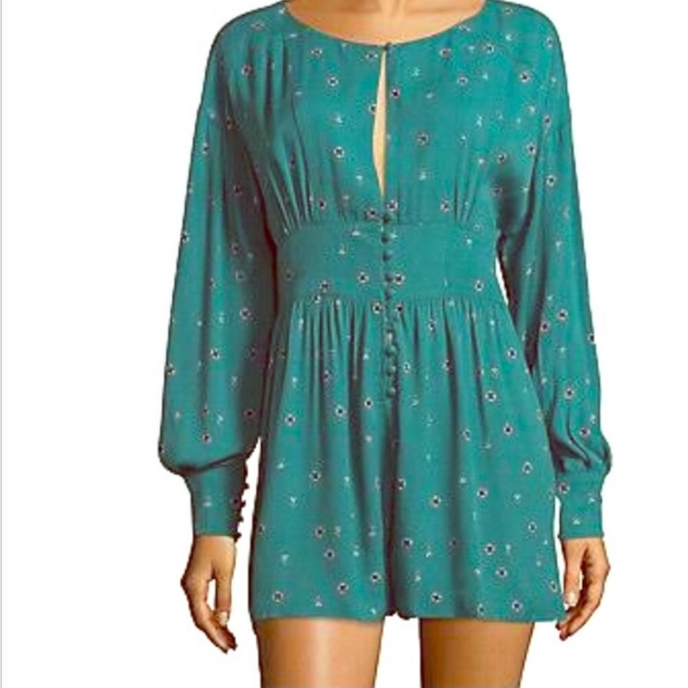 FREE PEOPLE GREEN PEEPHOLE LONG SLEEVE ROMPER !